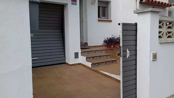 Casa en venta en L'Escala a 1 km de la playa de Riells