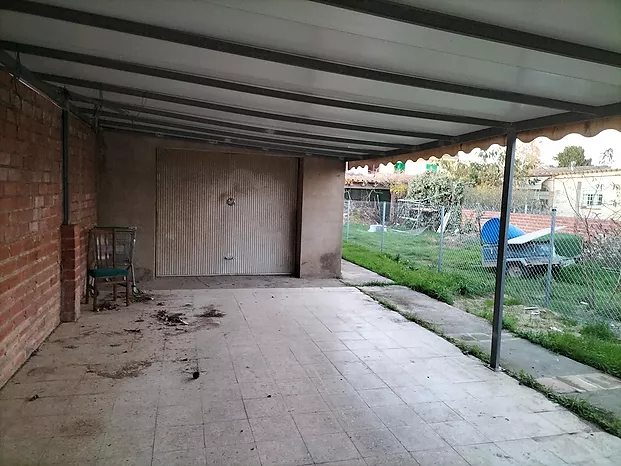 Parcela con un edificio para reconstruir o reformar