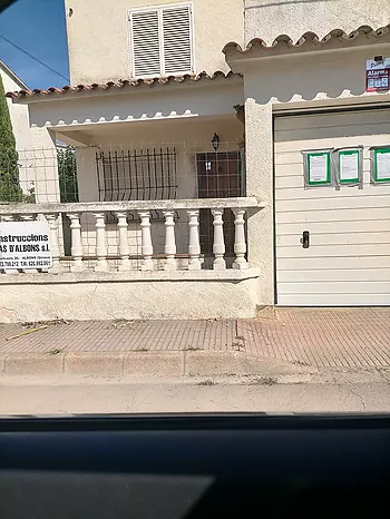 Casa aparellada de 95 m2 per reformar